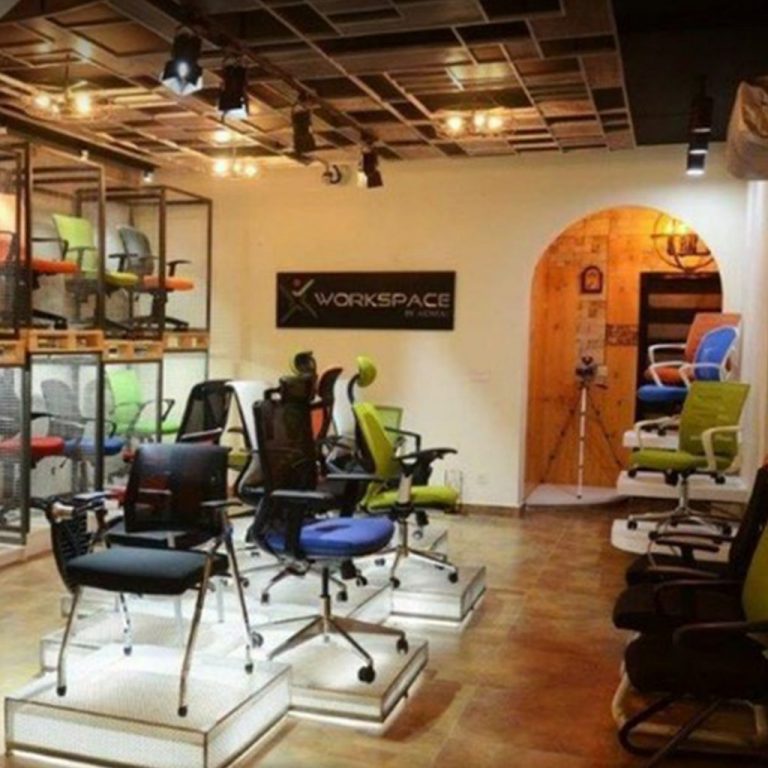 Workstation with best customizable features offered by workspace