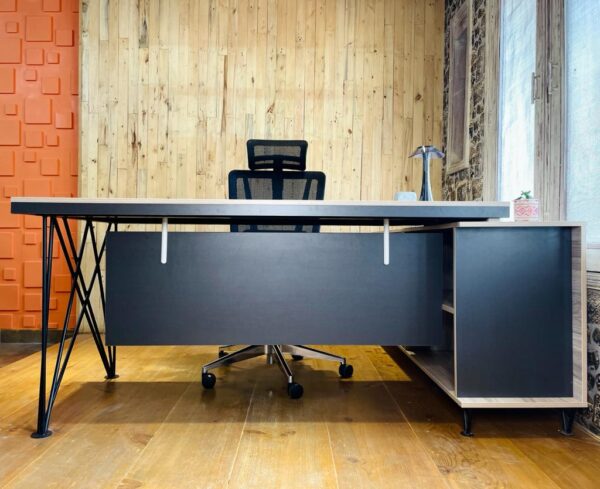 Customizable Executive office table - Black