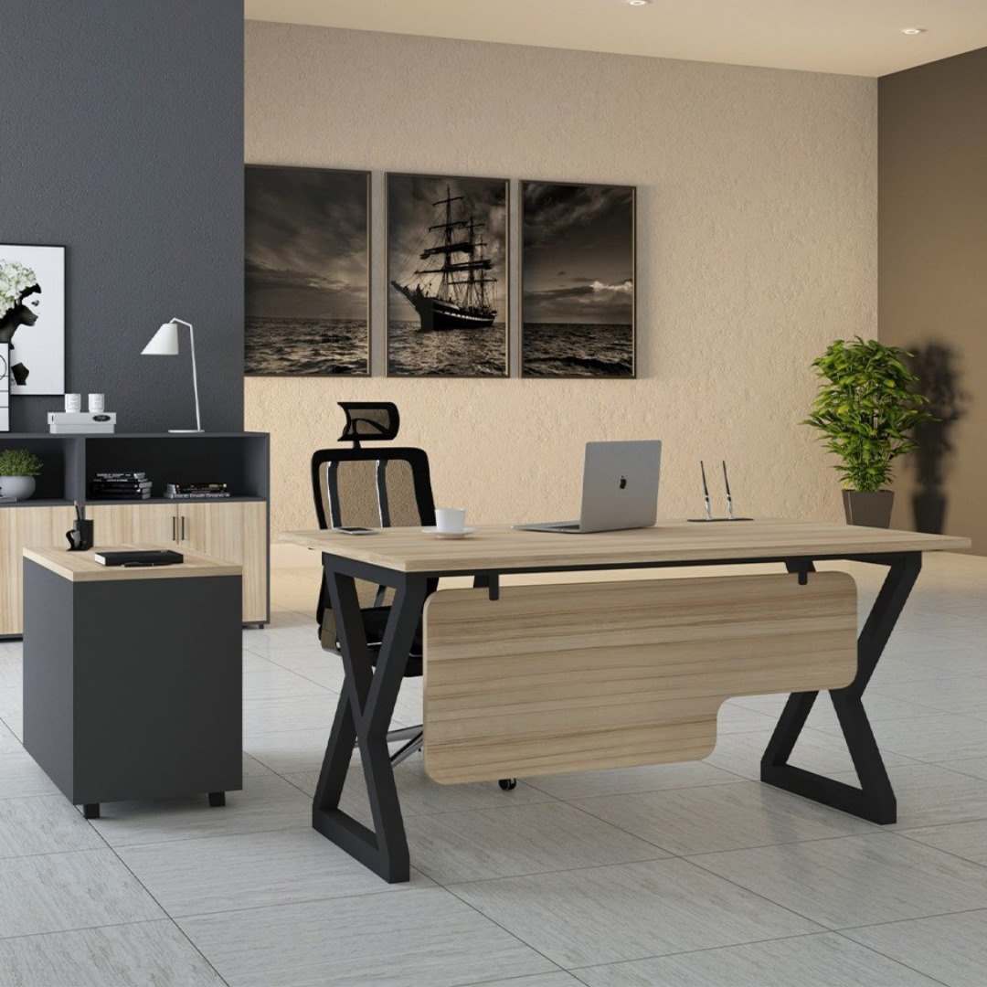 Voss Study Table