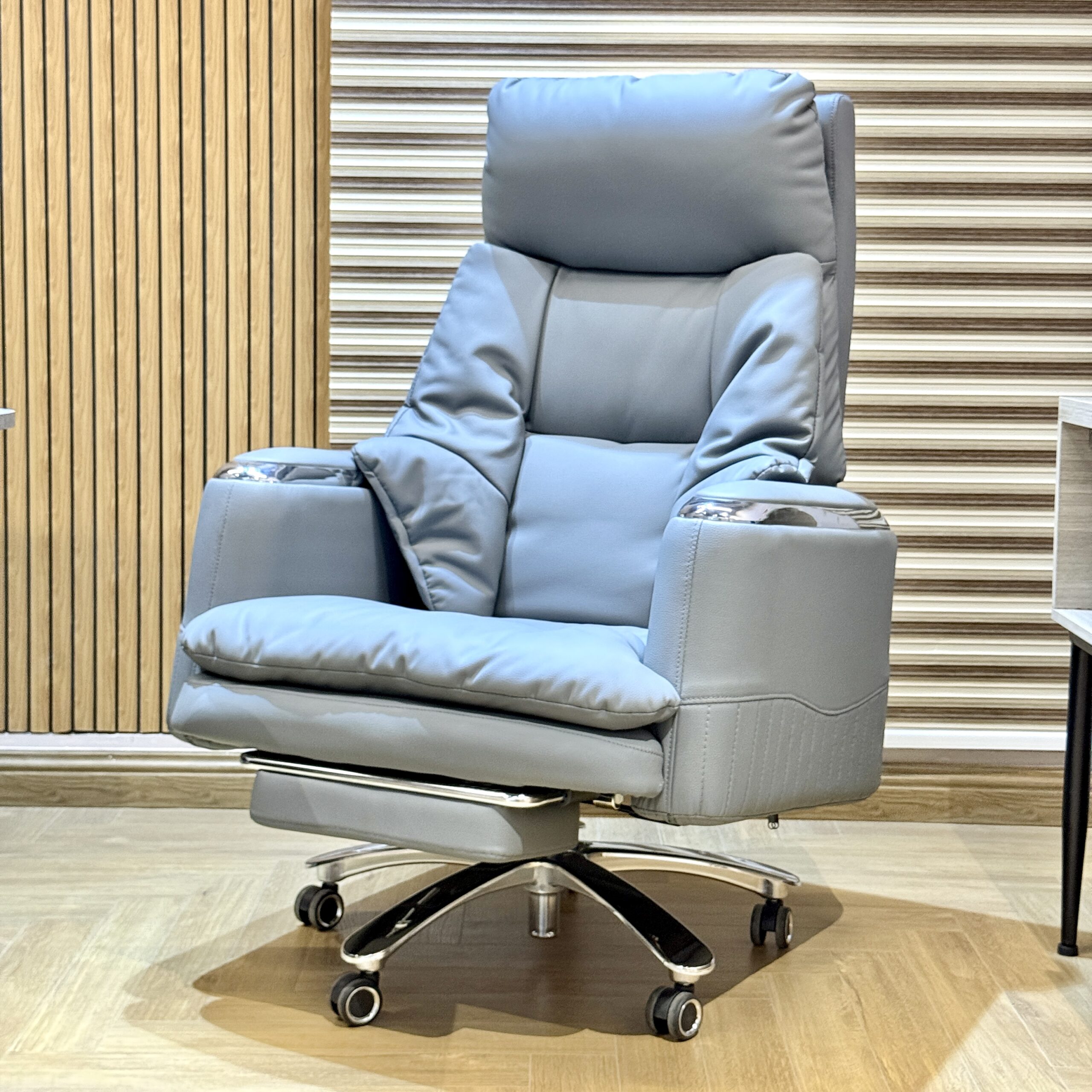 Velora Boss Chair EC051